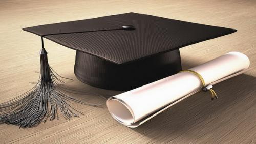 sejarah-penggunaan-toga-saat-wisuda-ini-universitas-yang-pertama-kali-menggunakan-3uU5RdlLTK